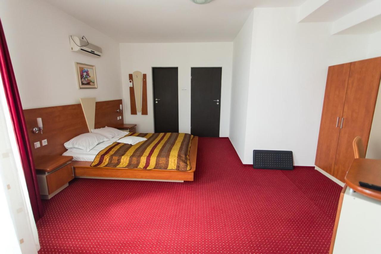 Pensiunea Full Târgu-Mureş Exterior foto